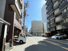 日東ビル前面の通り