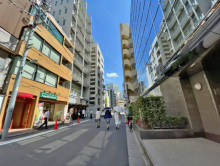 コア京橋ビル前面の通