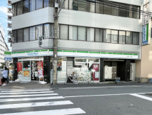 至近のファミリーマー