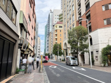 汐留AZビル前面の通