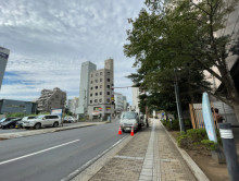 センシティタワー前面の通り