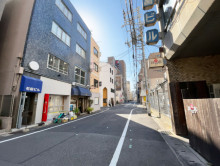 謙昌ビル前面の通り