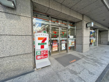 隣のセブンイレブン大