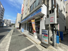 徒歩2分のローソン 吹田垂水三丁目店