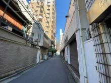 倉内ビル前面の通り