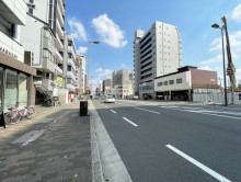 リノ天満橋前面の通り