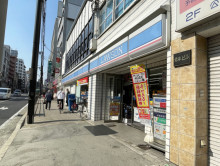 徒歩2分のローソン 