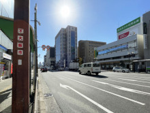 十三センタービル前面