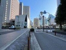 ピアスタワー前面の通