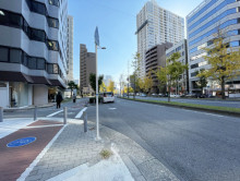 藤原びる前面の通り