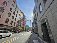 神保町フロント前面の