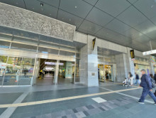 最寄りの「博多駅」