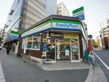 至近のファミリーマー