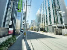 博多石川ビル前面の通