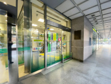 至近の三井住友銀行 