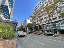 西鉄赤坂ビル前面の通