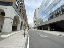 貿易ビル前面の通り