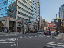 天神121ビル前面の通り