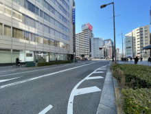 ナンバ辻本ビル前面の