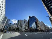 6東洋海事ビル前面の