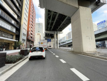 岡本興産ビル前面の通