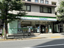 至近のファミリーマー