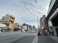 ツチヤビル前面の通り