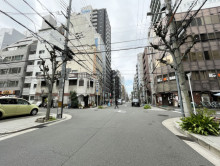 胡屋ビル前面の通り