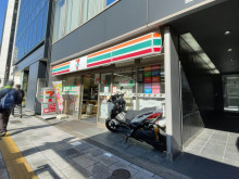 近くのセブンイレブン