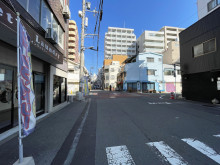 黒門市場日本橋ビル前