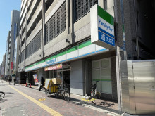 付近のファミリーマー