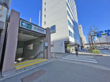 最寄りの「岩本町駅」