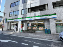 至近のファミリーマート 浜松町駅南店