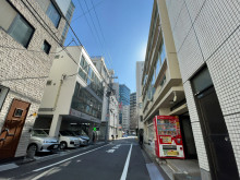 光ビル前面の通り