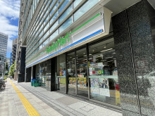 近くのファミリーマー