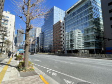 芝MKビル前面の第一