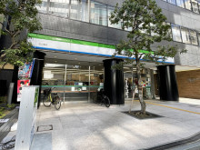 並びのファミリーマー