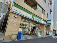 並びのファミリーマー