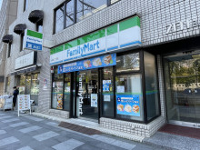 並びのファミリーマー