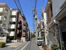 春日尚学ビル前面の通