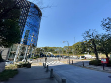 赤坂ガーデンシティ前