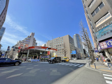 京阪横浜ビル前面通り