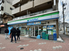 近くのファミリーマー