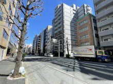 フォロ・エムビル前面