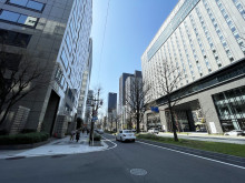 又一ビル前面の通り