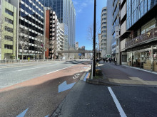 8東洋海事ビル前面の