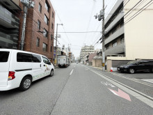 マキビル前面の通り