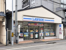 徒歩1分のローソン 