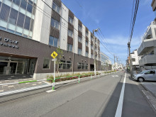 オフィス前面通り