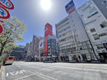 藤久ビル西1号館前面通り